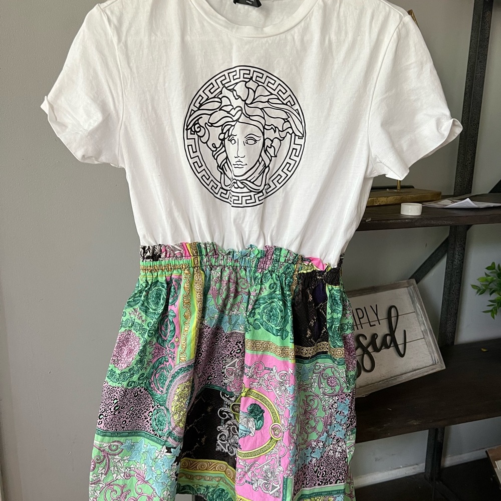 Kids Versace dress size 14y. 100% Authentic